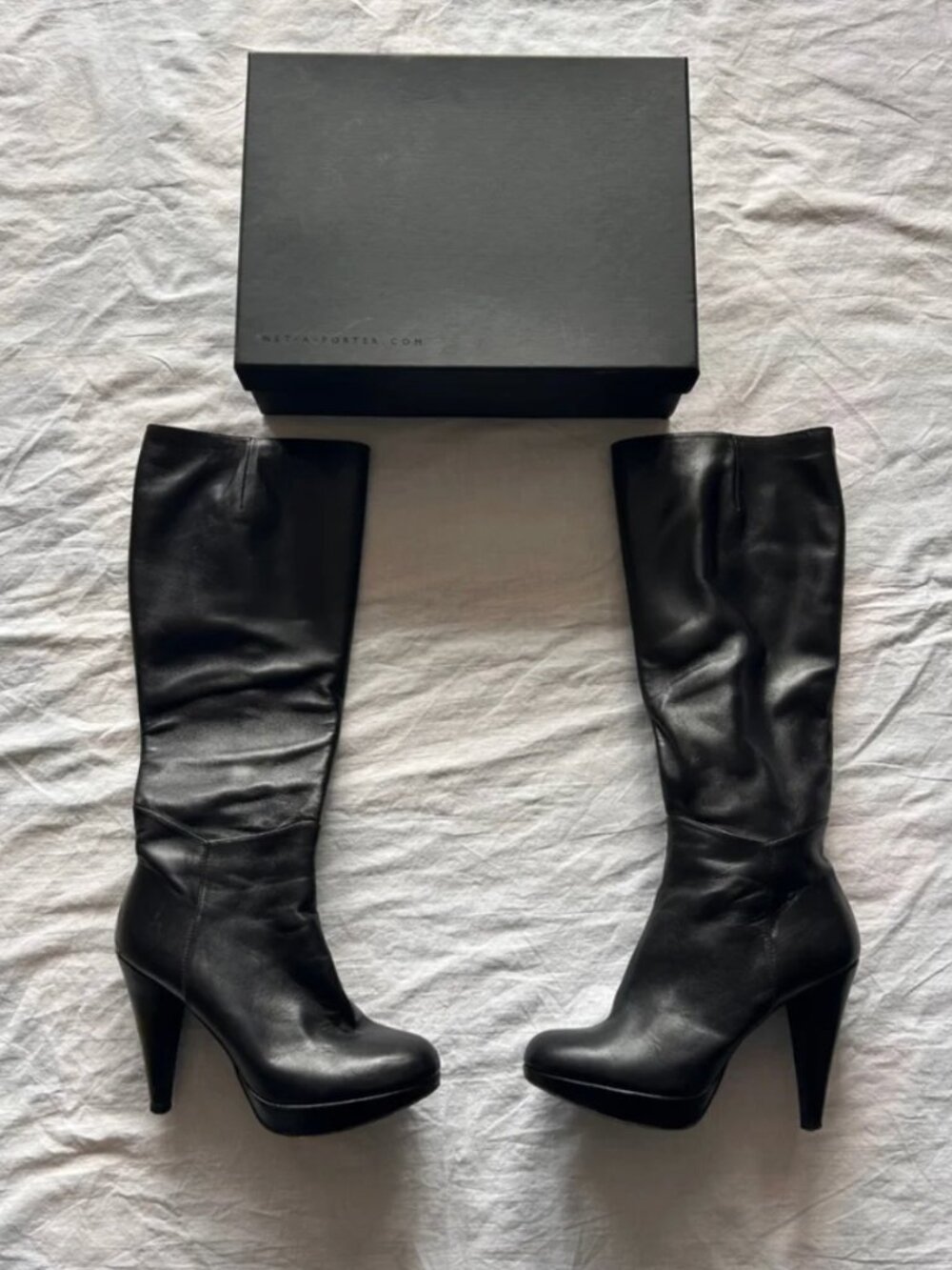 Pied A Terre black leather knee-high boots in size EU 40 US9